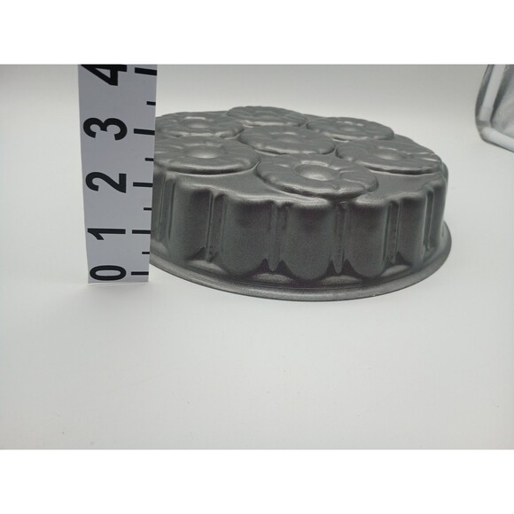 Vintage  Pineapple Upside Down Cake Pan, Round, 10” x 2” Non-Stick Coating - Picture 4 of 4